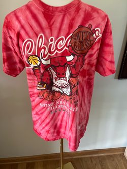 1990's Chicago Bulls Mitchell & Ness Red Tie-Dye  Crewneck https://offerup.com/redirect/?o=U3dlYXRlci5BZHVsdA== medium.