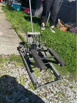 Motorcycle lift