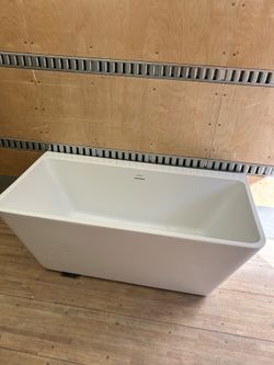 Mansfield Bathtub