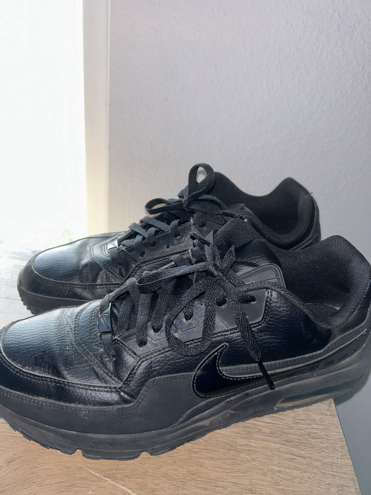 Nike Air Max Size 11 Shoe