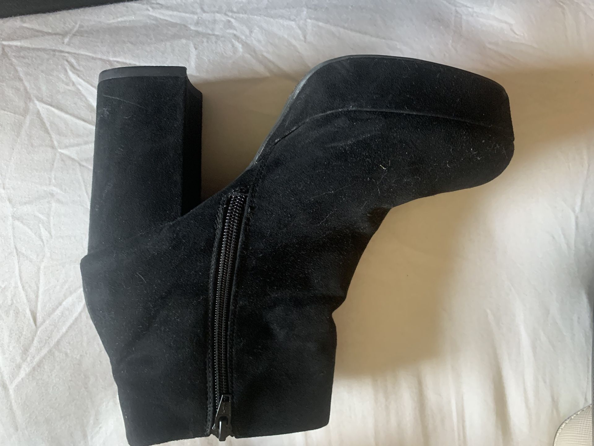 Platform black boots