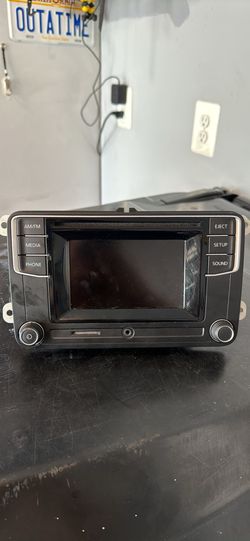 Pre-Owned 16 2016 Volkswagen Beetle Wolfsburg Edition - AM FM CD Media Audio Radio Player Display Screen OEM - Verify Specific Vehicle Fitment In Desc