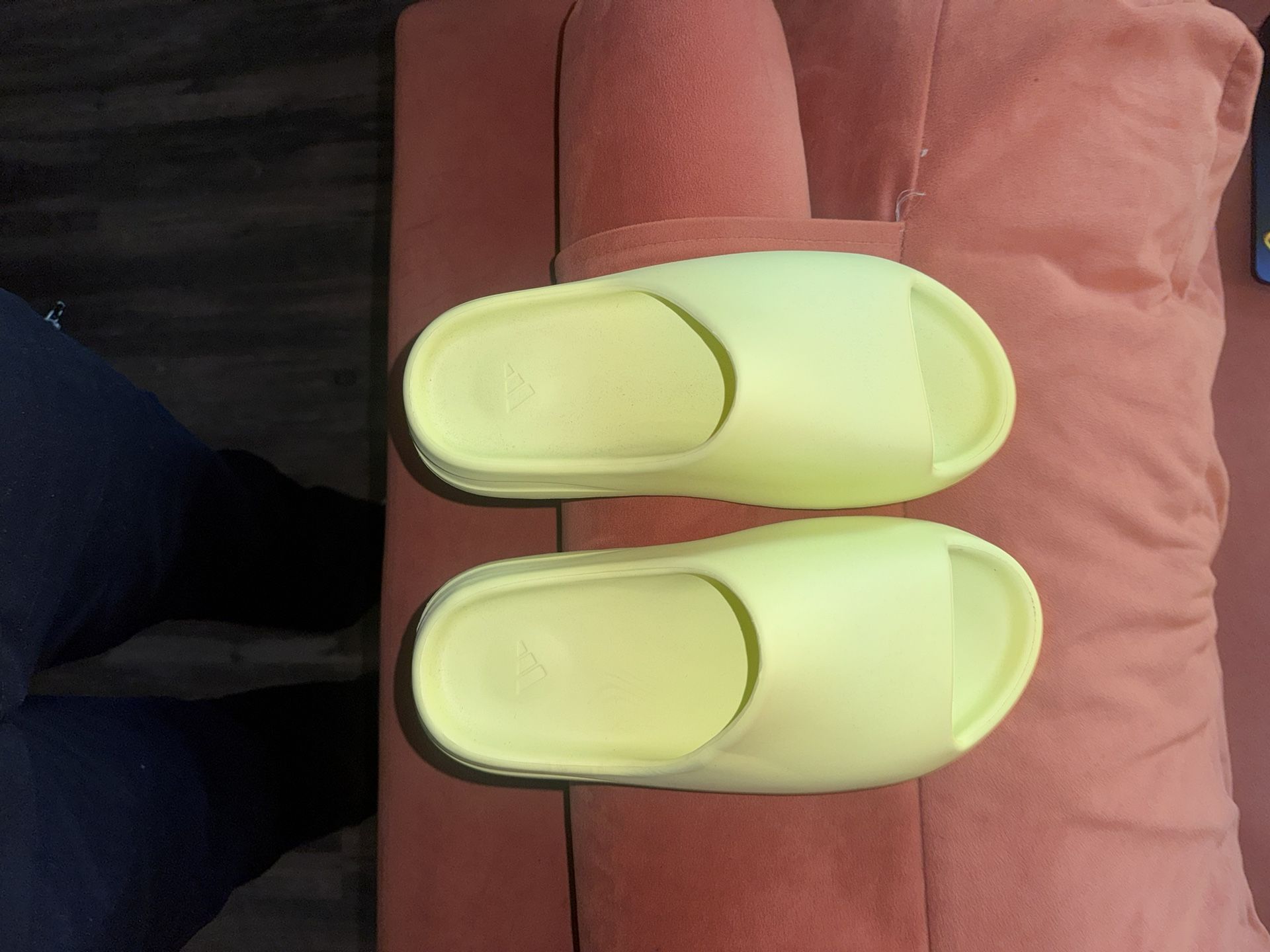 Men’s Yeezy Slides 