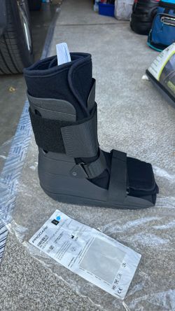 Shrtie Walker  size large New