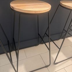 Sillas O Bar Stools 