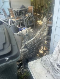 Cement Griffin Statue Only 60$