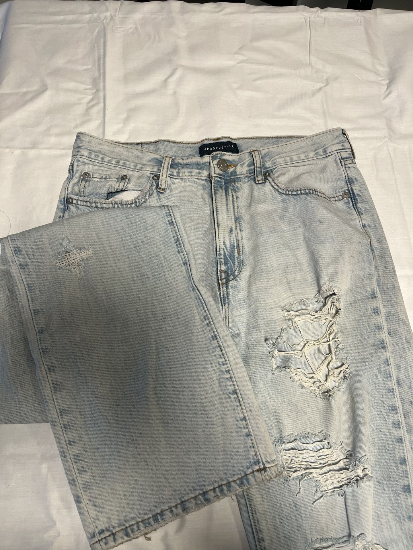 Light Washed Ripped Denim Jeans