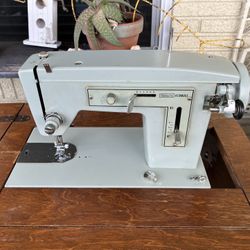 Vintage Sears Kenmore Sewing Machine, Working