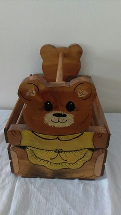 Girl/Boy Bear Wooden Crate w/ Handle