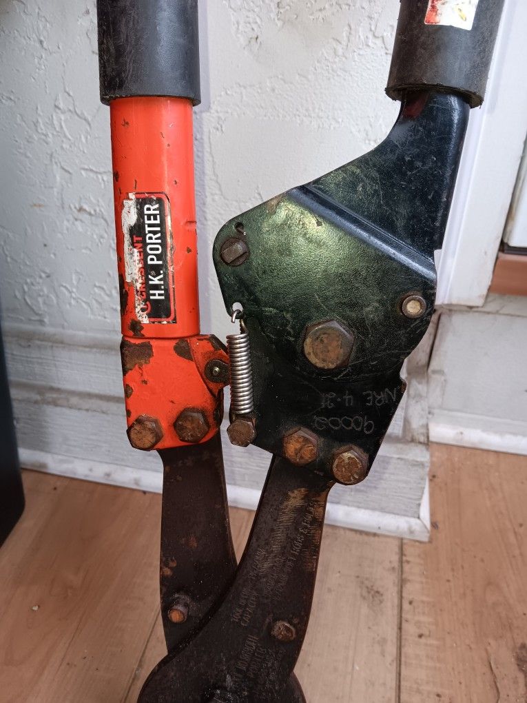 Ratcheting Bolt Cutters