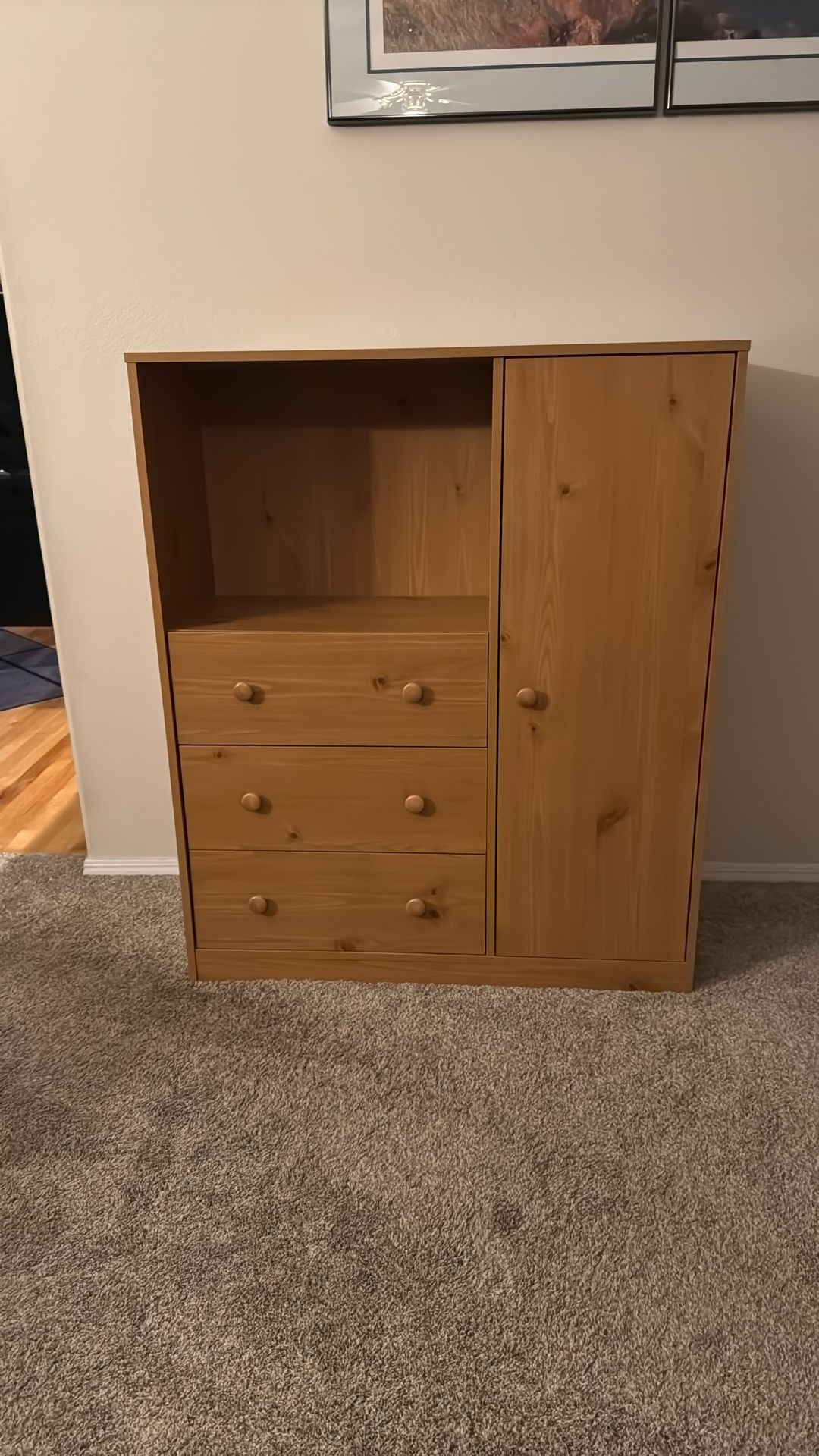 Dresser/Cabinet