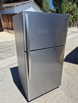 Kenmore Stainless Steel Top-Freezer Refrigerator