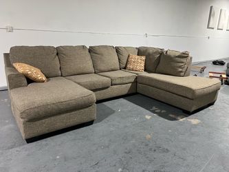 SECTIONAL COUCH SOFA