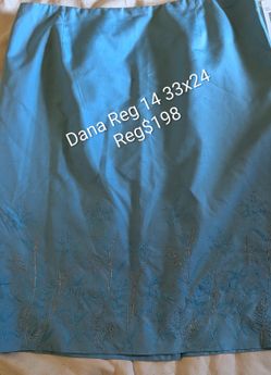 New Fully Lined Skirt By Dana Buchman 14 Large, 32x24 Silk 100% NWT Sea Blue and Silver Stitched Leaves Floral. Retail $198.00  Suitable For Holiday O