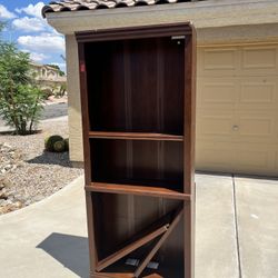 Bookshelf (Adjustable Shelves)