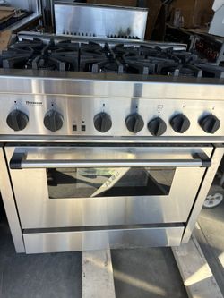 Thermador HighEnd Range 6 Burners / Oven 36”