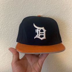 Detroit Tigers Embroidered New Era 