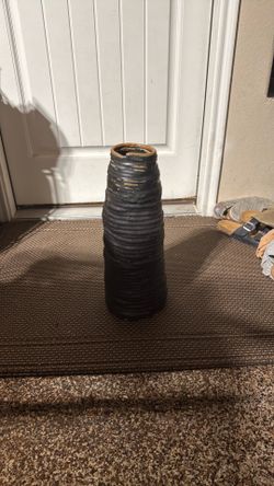 Beautiful Handcrafted Swirl Design Pottery 17” Vase