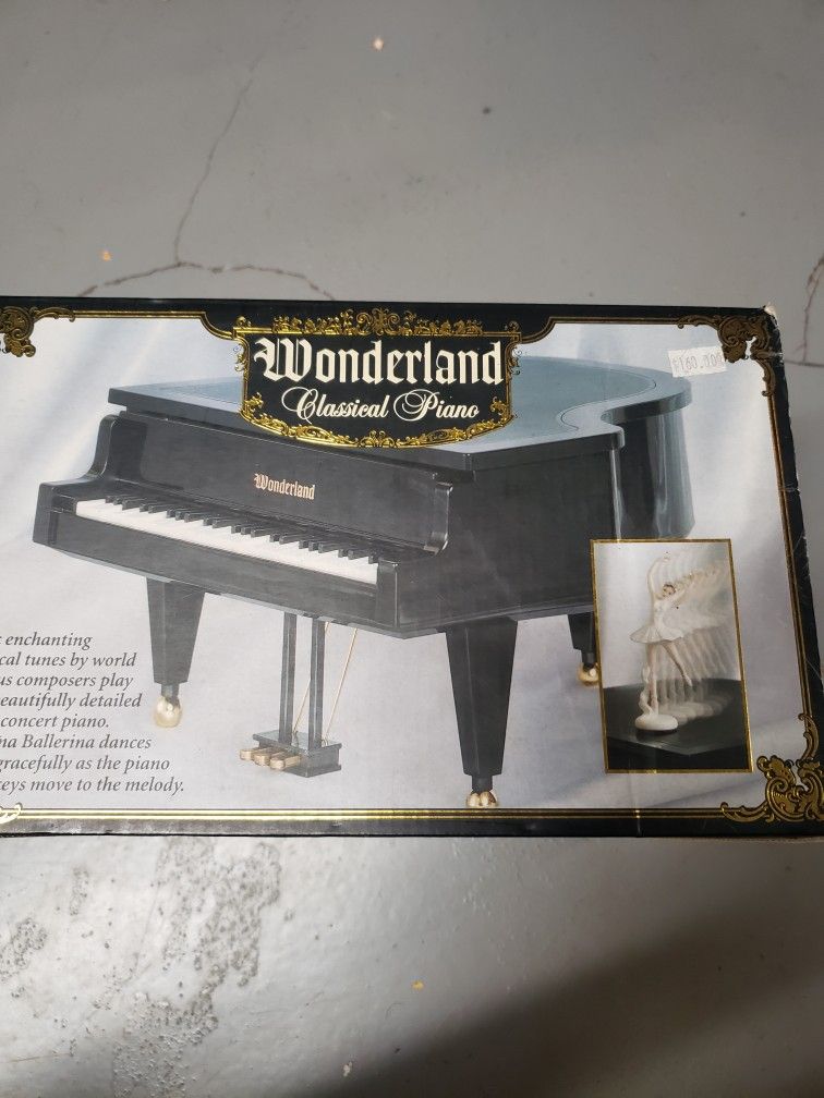 Wonderland Classical Piano