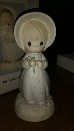 1990 Precious Moments "He Loves Me"