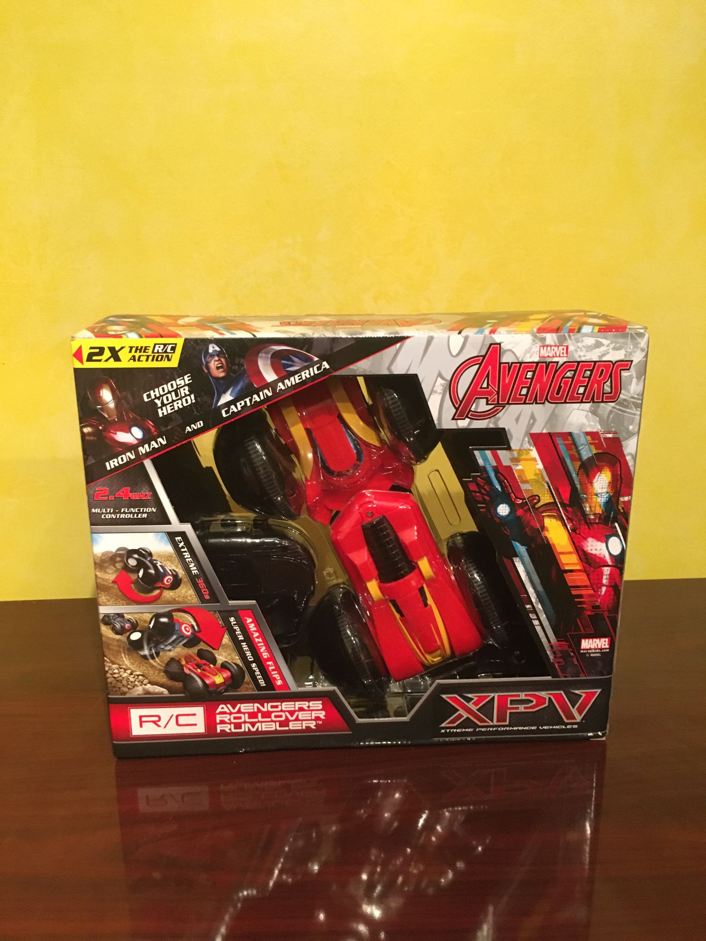 Avengers R/C Rollover Rumbler (Captain America and Ironman)