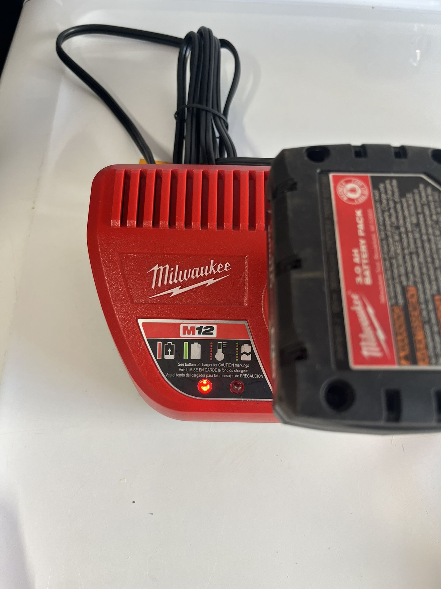 Milwaukee M12 Charger