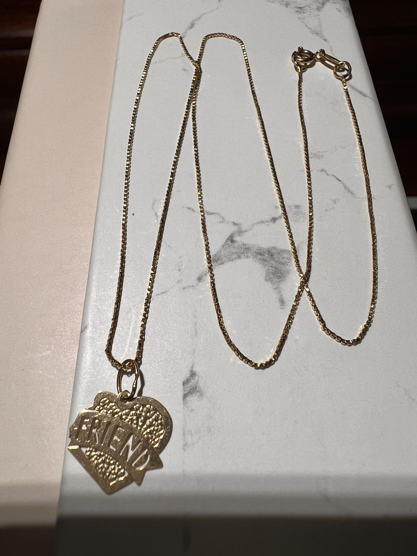 14K YELLOW GOLD NECKLACE WITH “FRIEND” BANNER HEART CHARM 