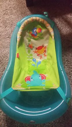 Very Nice Clean Baby Bath