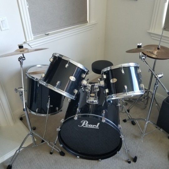 Pearl Forum Series Drum Kit (OBO)