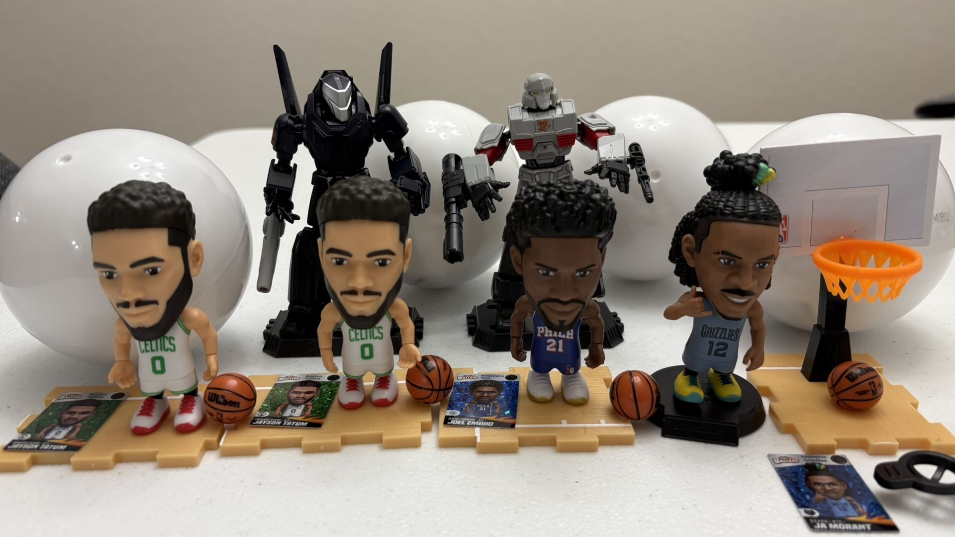 Assortes Action Figures Toys