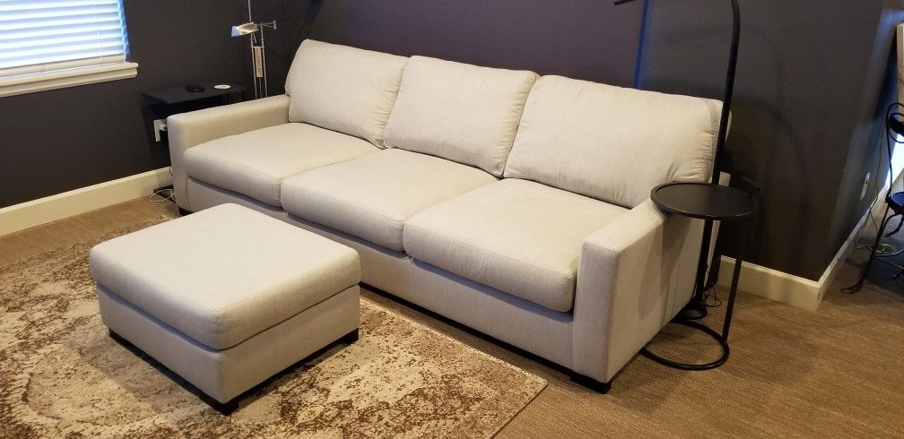 Pottery Barn Turner Sofa with Sunbrella Fabric