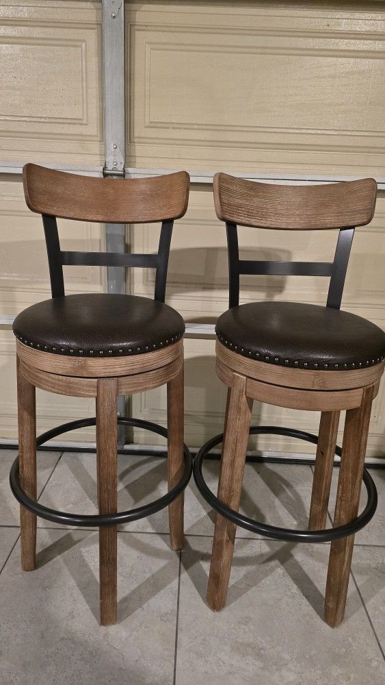 Bar Stools Like New!