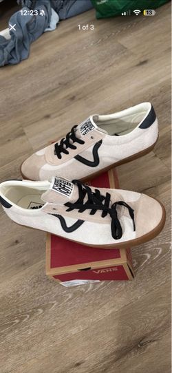 Vans Low-Top Suede Sneakers