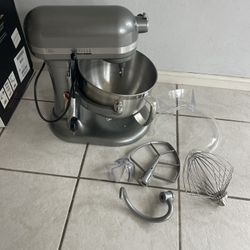 Kitchen Aid Stand Mixer 6 Quart