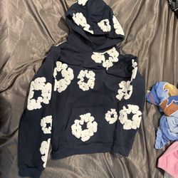 NAVY BLUE DENIM TEAR