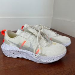 Womens 7 Nike React Vision trainers in white and orange