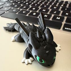 Cute Articulated Dragon – Flexible Fidget Toy | Desk Toy Collectible