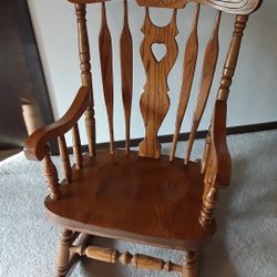 Excellent Condition Solid Wood Rocking Chair