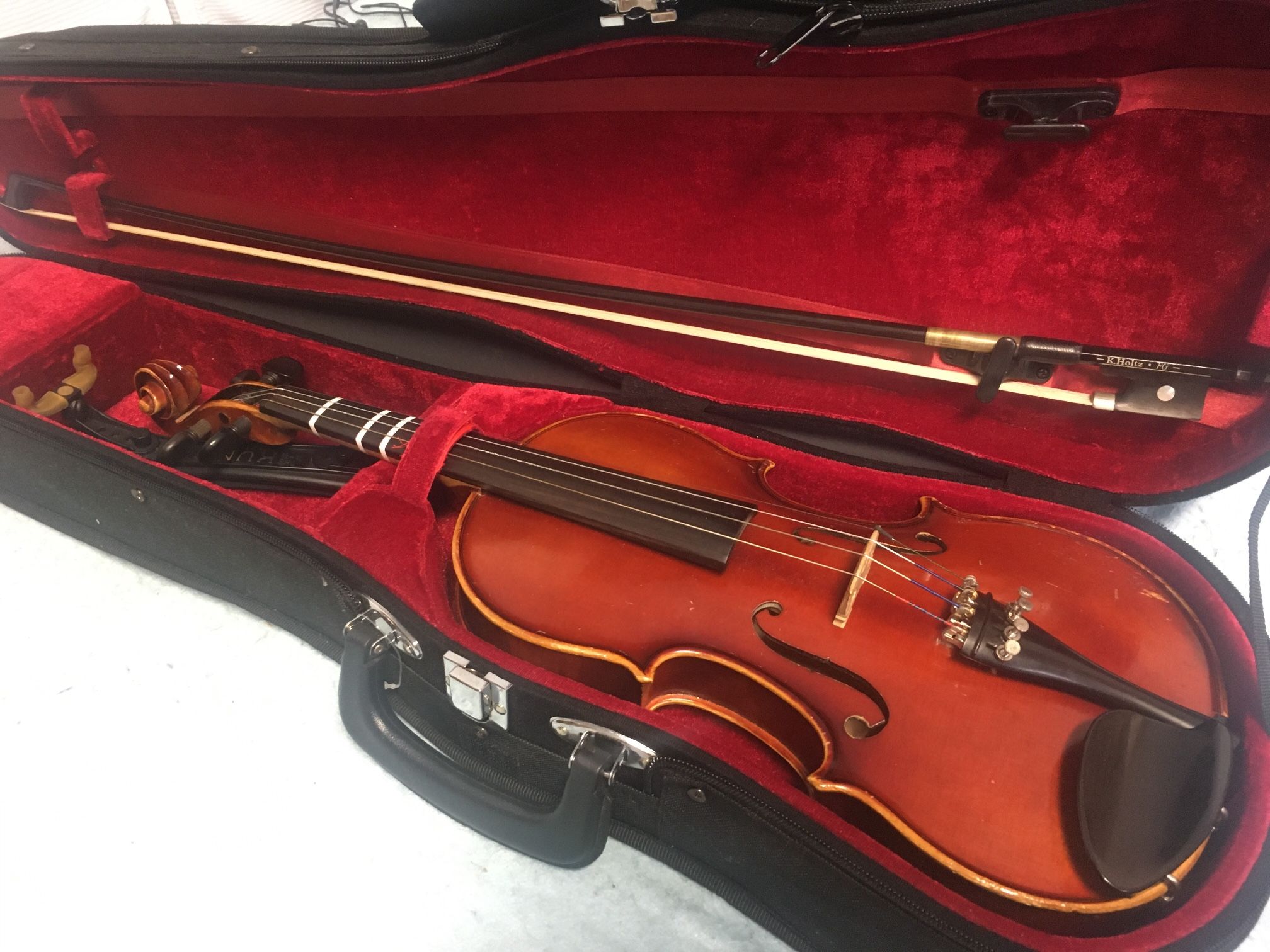 E.R. Pfretzschner 1982 Handmade Copy of Stradivarius 3/4 Violin, Bow, Shoulder rest & Case