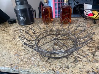 Wire table basket