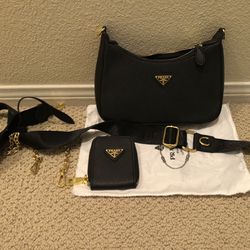Prada Re-Edition 2005 leather bag black gold Purse