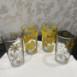 Libbey Yellow Lemon Slice And Flowers Drinking Glasses Set of 4. Hand Painted.