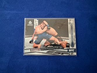 2022 Panini Chronicles – Luminance UFC card of Khabib Nurmagomedov