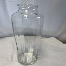 Vintage Princess House Heritage Etched Vase 10” Tall Valentine’s Day. Made USA