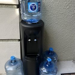 Water Dispenser 4 Empty 5 Gallon Bottles
