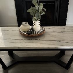 Coffee table set