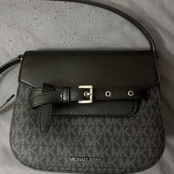 Micheal Kors Purse