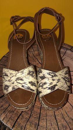 Tory Burch 7.5