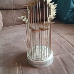 SGA Kansas City Royals 2015 World Series Champions Replica Trophy miss one pole