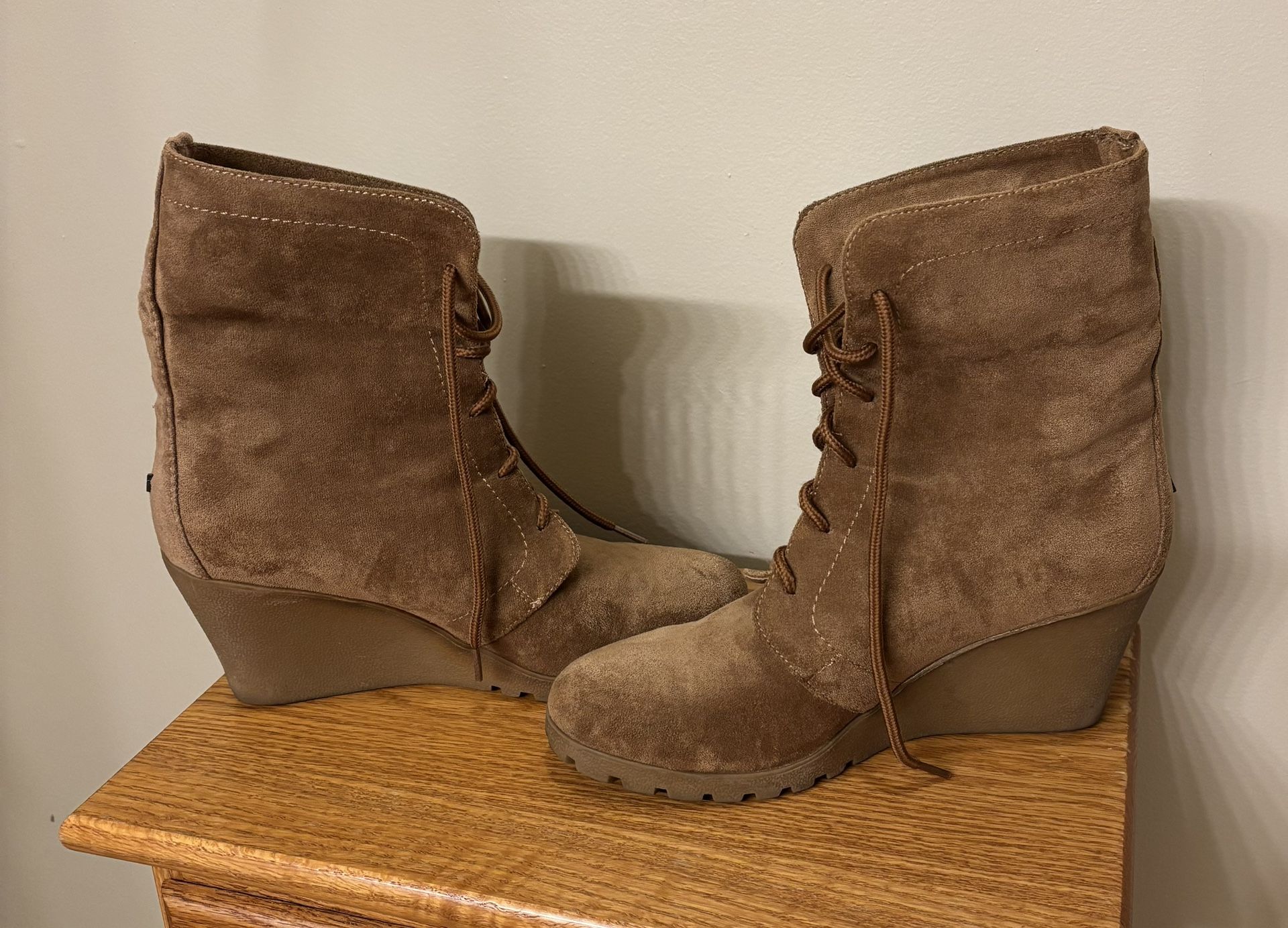 Nautica Micro Suede Boots Size 8